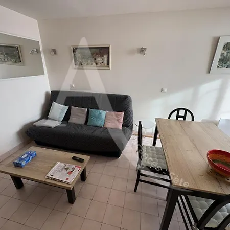 Confortable T2 1ere Ligne سُت